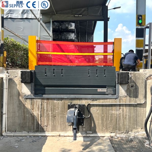 唇板升级往上延伸，为卸货平台筑牢防叉车跌落屏障